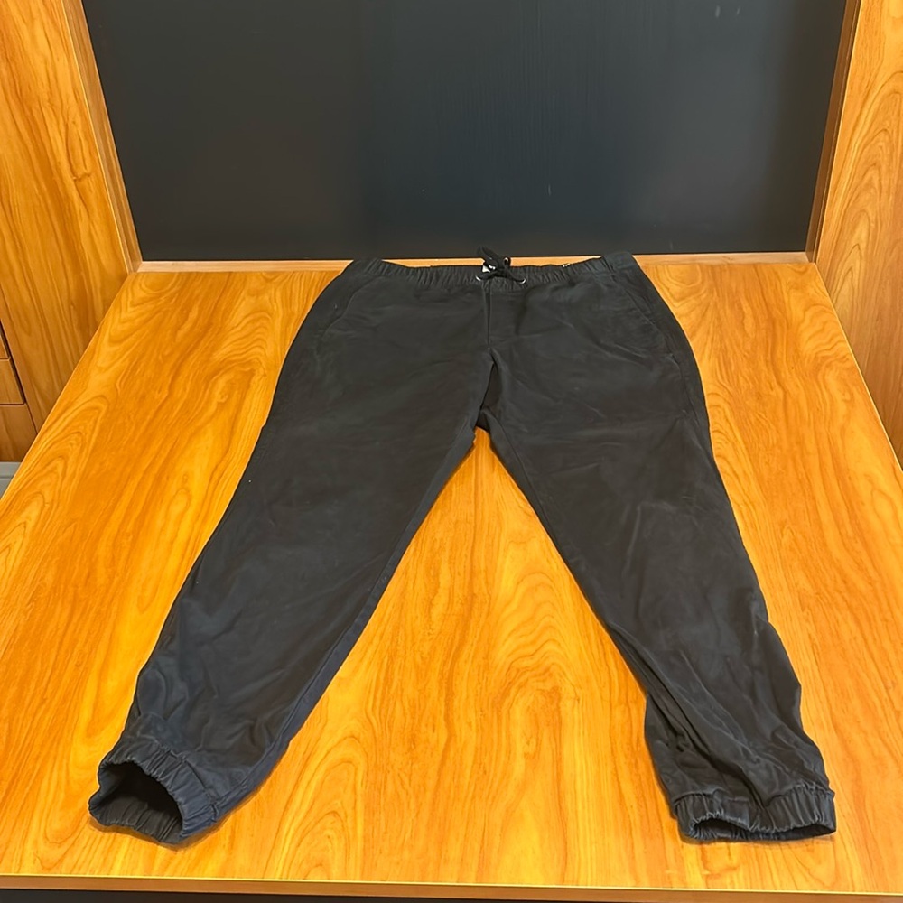 Gap Essential Jogger pants